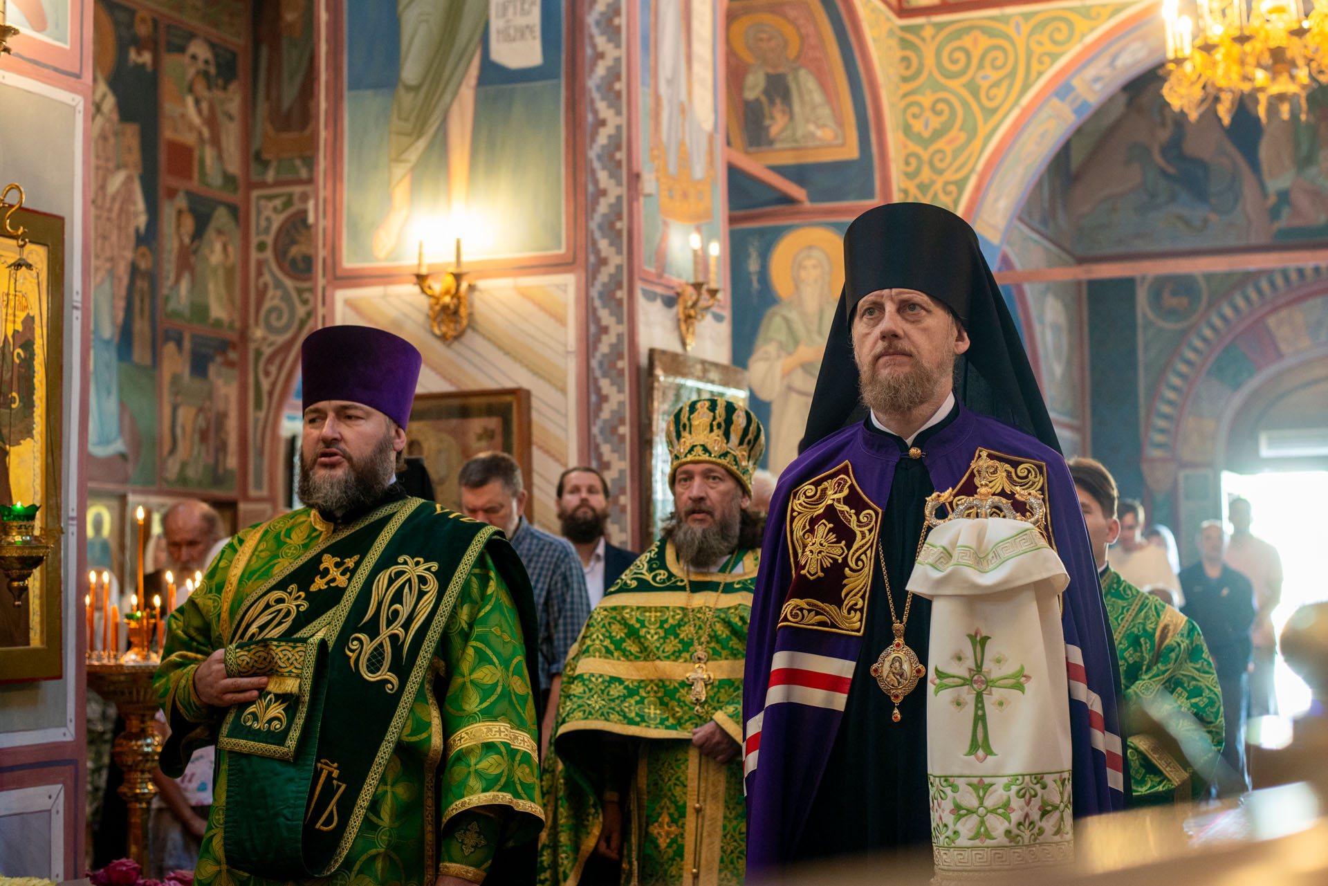 Литургия в Никольском женском мона