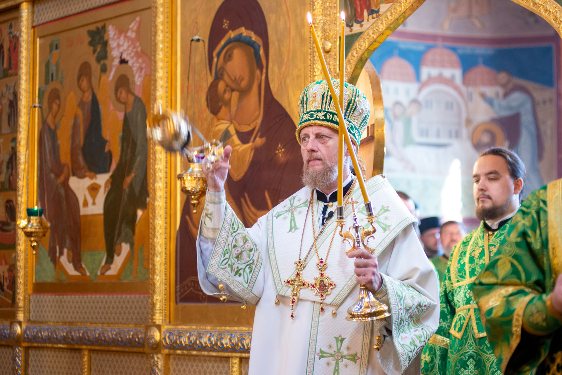 Литургия в Никольском женском мона
