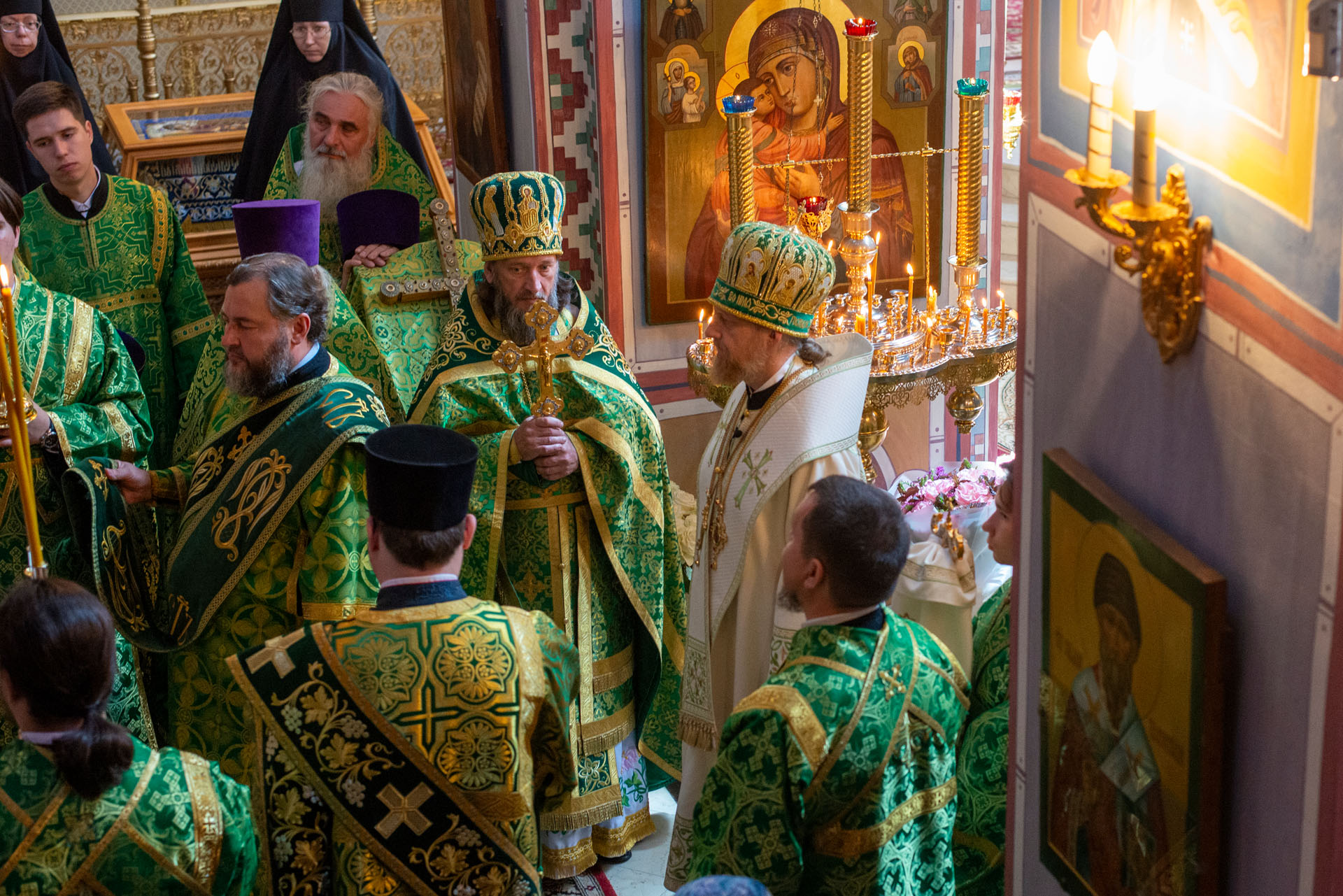 Литургия в Никольском женском мона