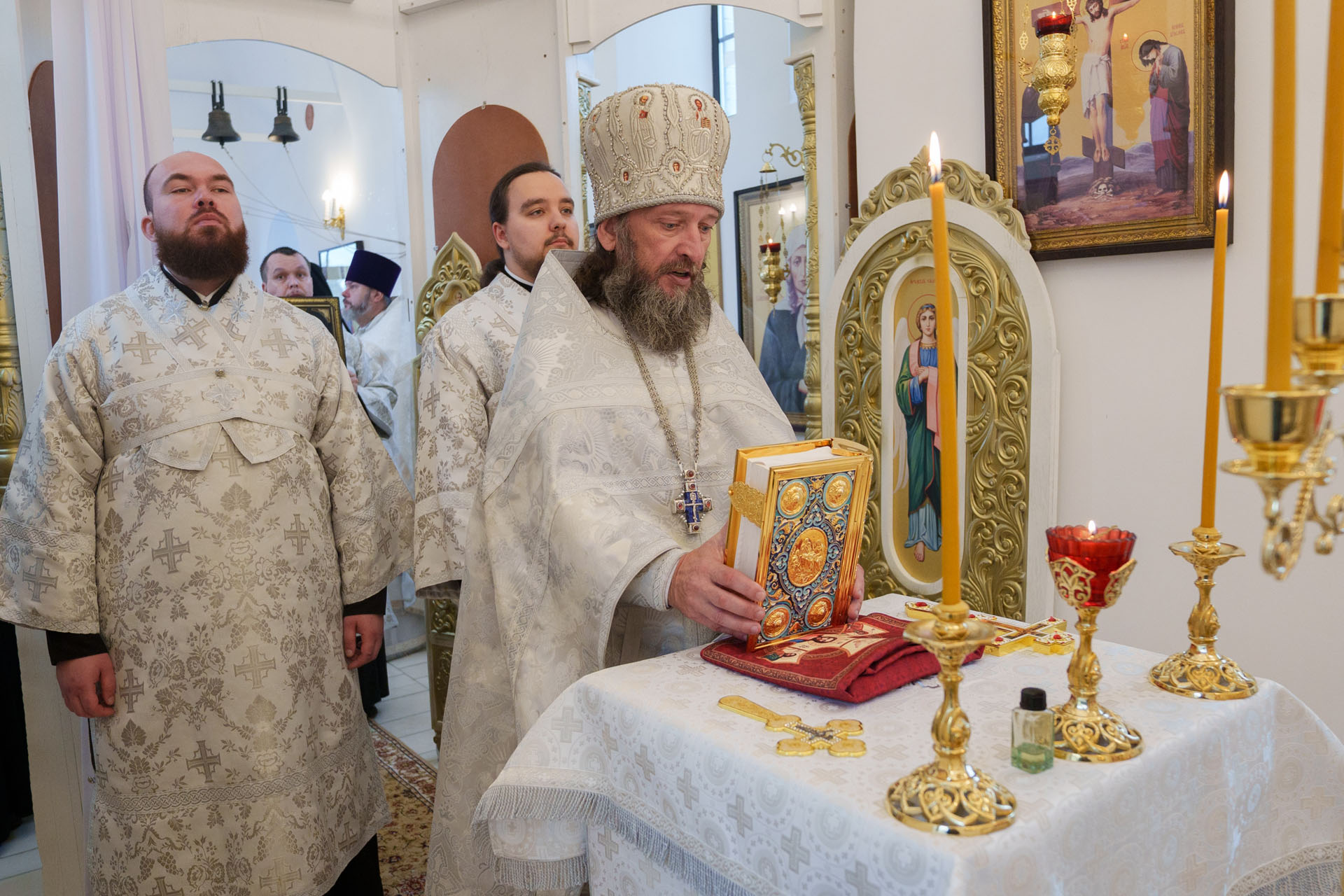 Великое освящение кладбищенского
