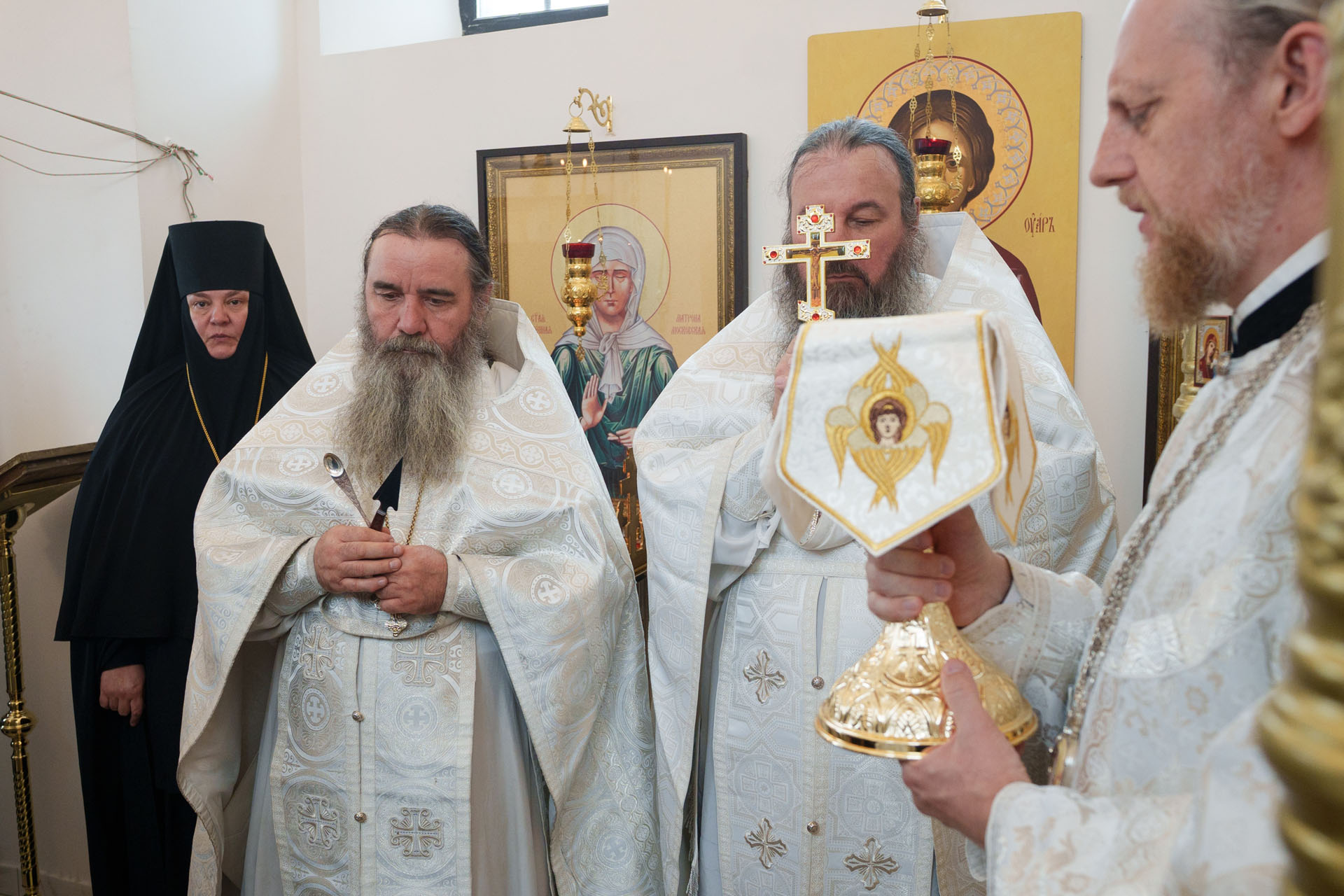 Великое освящение кладбищенского