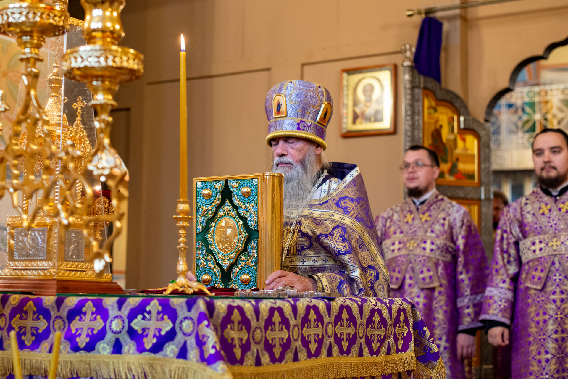 Литургия в Никитском мужском монас
