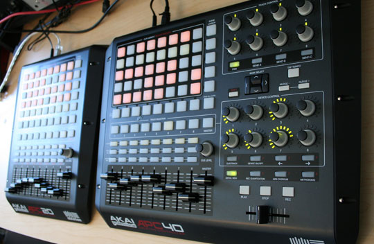 Контроллер Akai