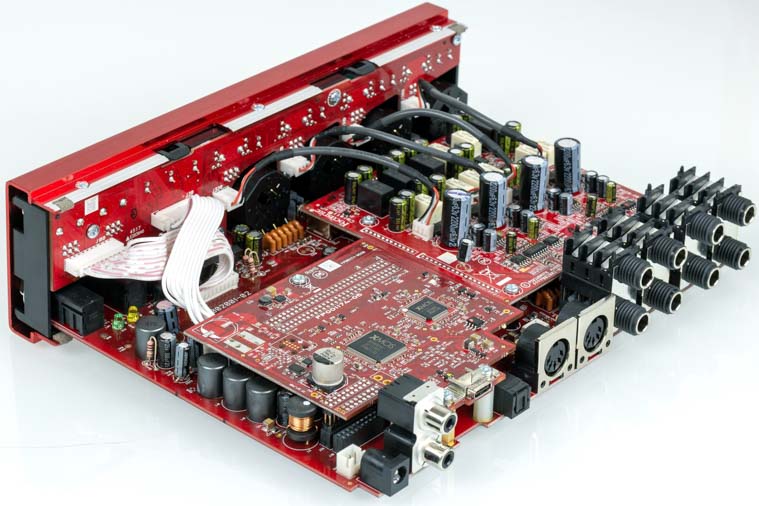 Плата аудиоинтерфейса Clarett 2Pre USB