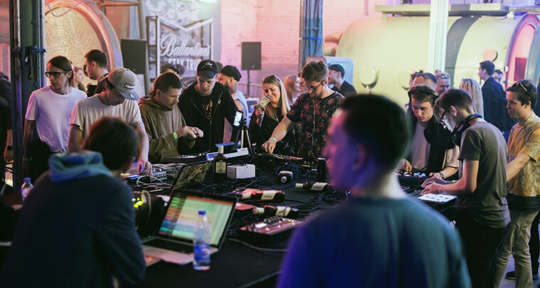 DAY OFF x DEKMANTEL, 11 июня