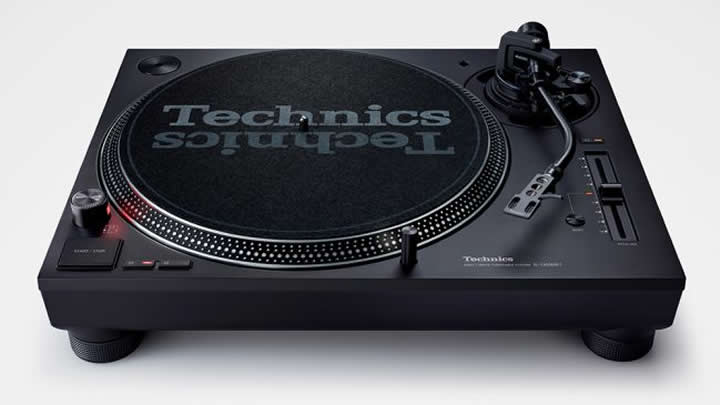 Проигрыватель Technics SL-1200MK7