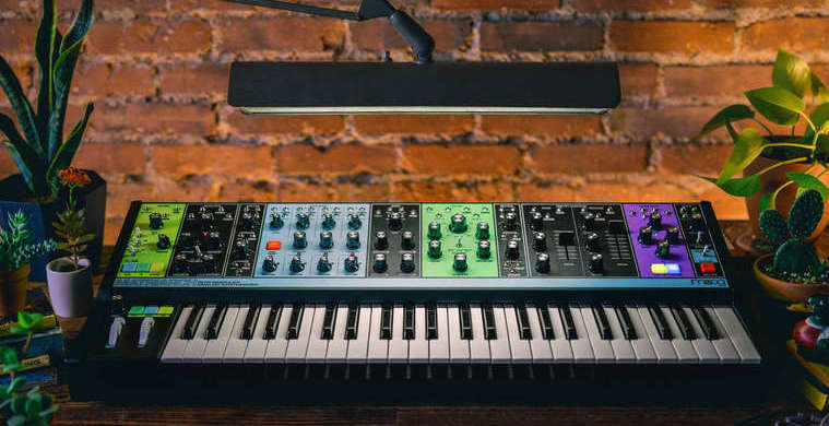 Аналоговый синтезатор Moog Matriarch