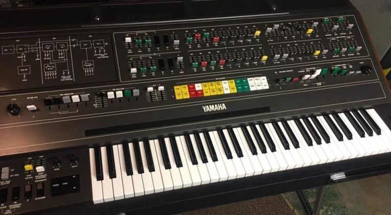  Синтезатор Yamaha CS-80