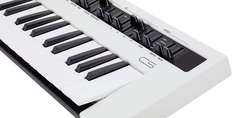 Синтезатор Yamaha Reface CS