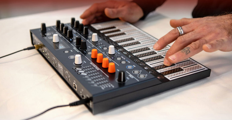 Синтезатор Arturia MicroFreak