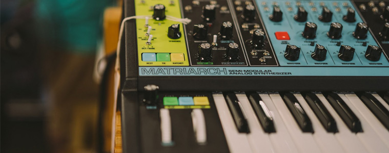 Синтезатор Moog Matriarch