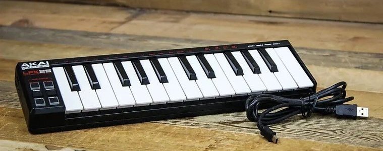 Akai LPK25