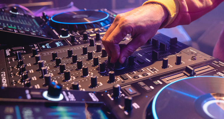 Denon SC6000 Prime, SC6000M Prime и микшер X1850 Prime