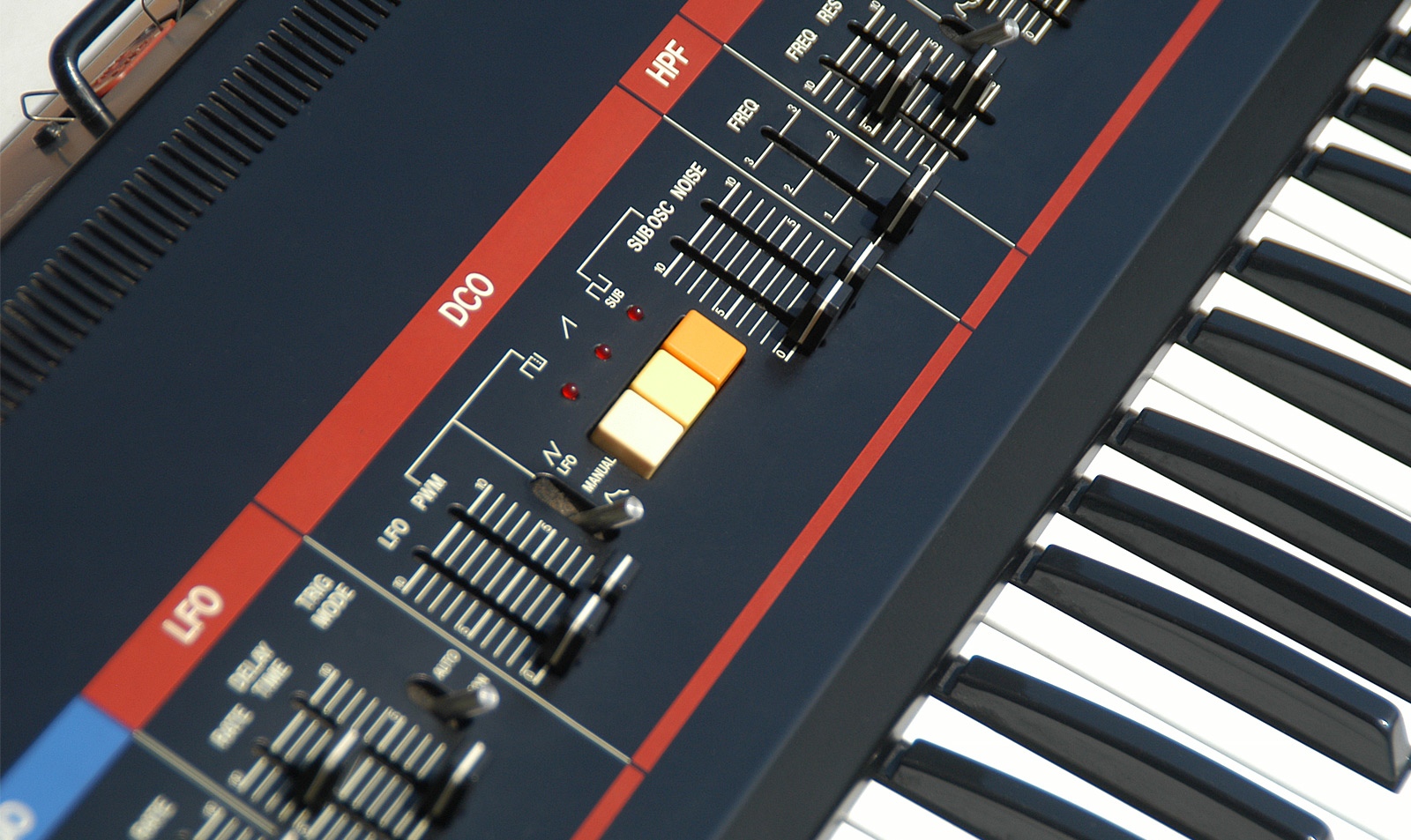 Классика: Roland Juno-60