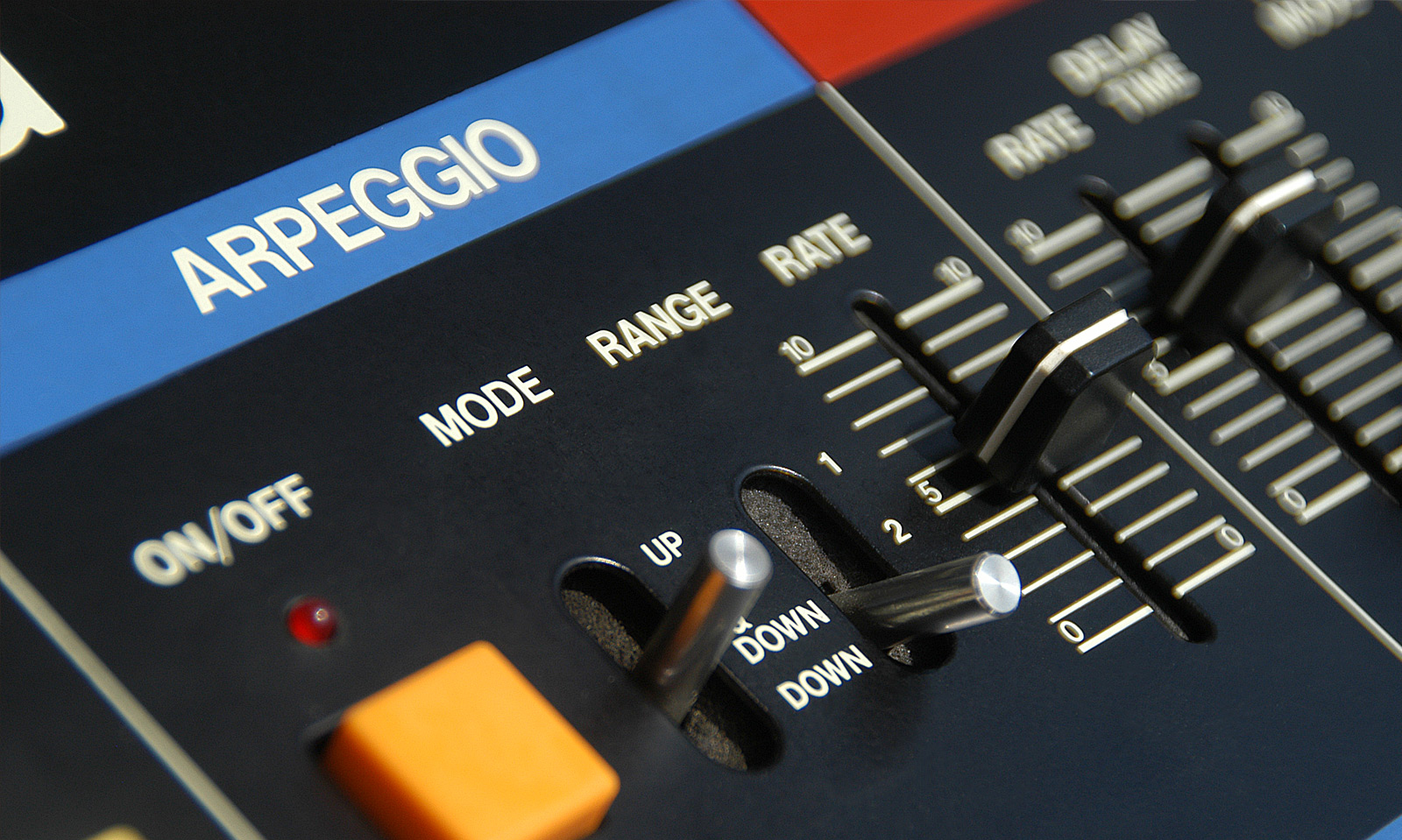 Классика: Roland Juno-60