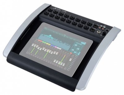 Behringer X18