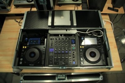 12inch Mixer \ 2 CD Player Case W Platform and Wheels