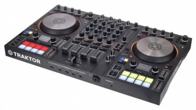 Native Instruments Traktor Kontrol S4 MK3