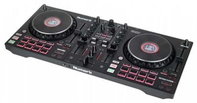 Numark Mixtrack Platinum FX