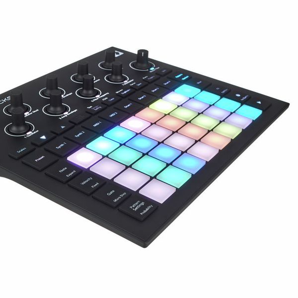 Novation Circuit Tracks — купить в DJSTORE