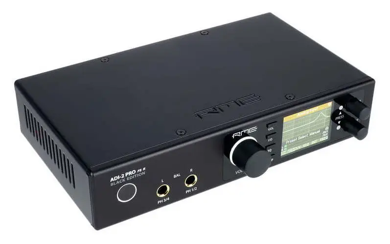 RME ADI-2 Pro FS R Black Edition