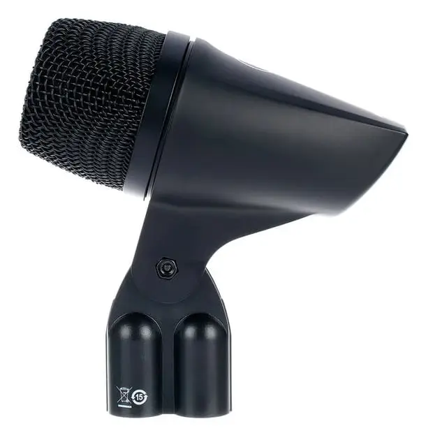 AKG P2