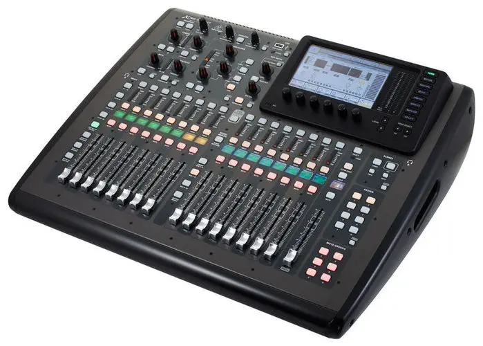 Behringer X32 Compact