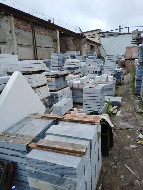 Памятники «Уфалейский» мрамор от 10 комплектов