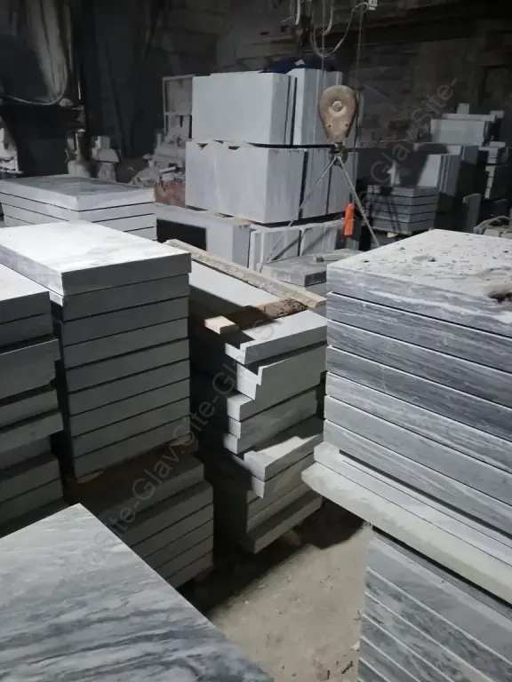 Памятники «Уфалейский» мрамор от 10 комплектов