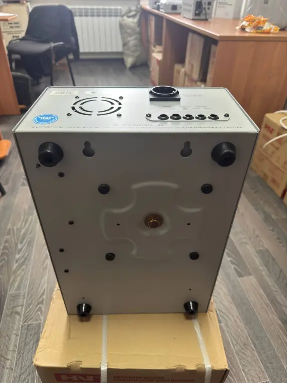 Релейный стабилизатор напряжения HN SRP95-10