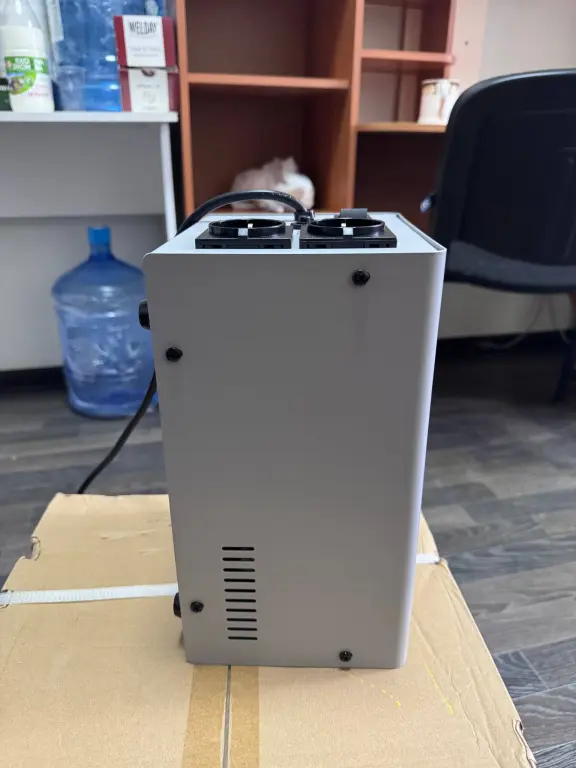 Стабилизатор напряжения релейный HN 95-2000