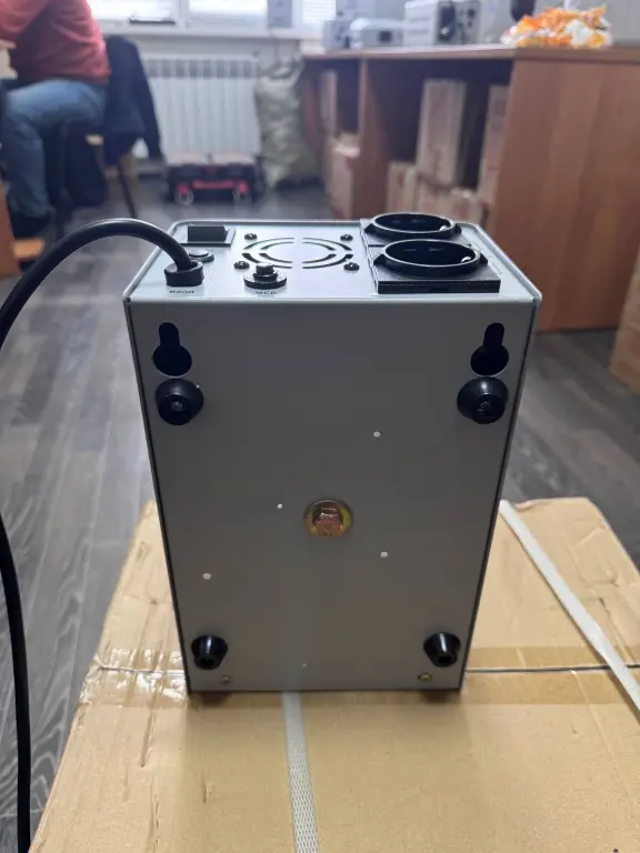 Стабилизатор напряжения релейный HN 95-2000