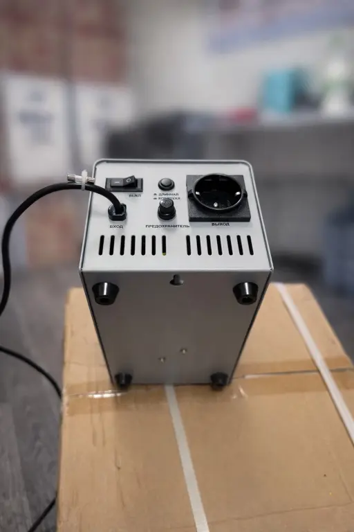 Компенсационный стабилизатор напряжения HN SEM 100-500