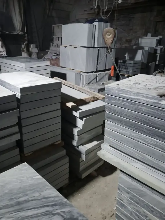 Памятники «Уфалейский» мрамор от 20 комплектов