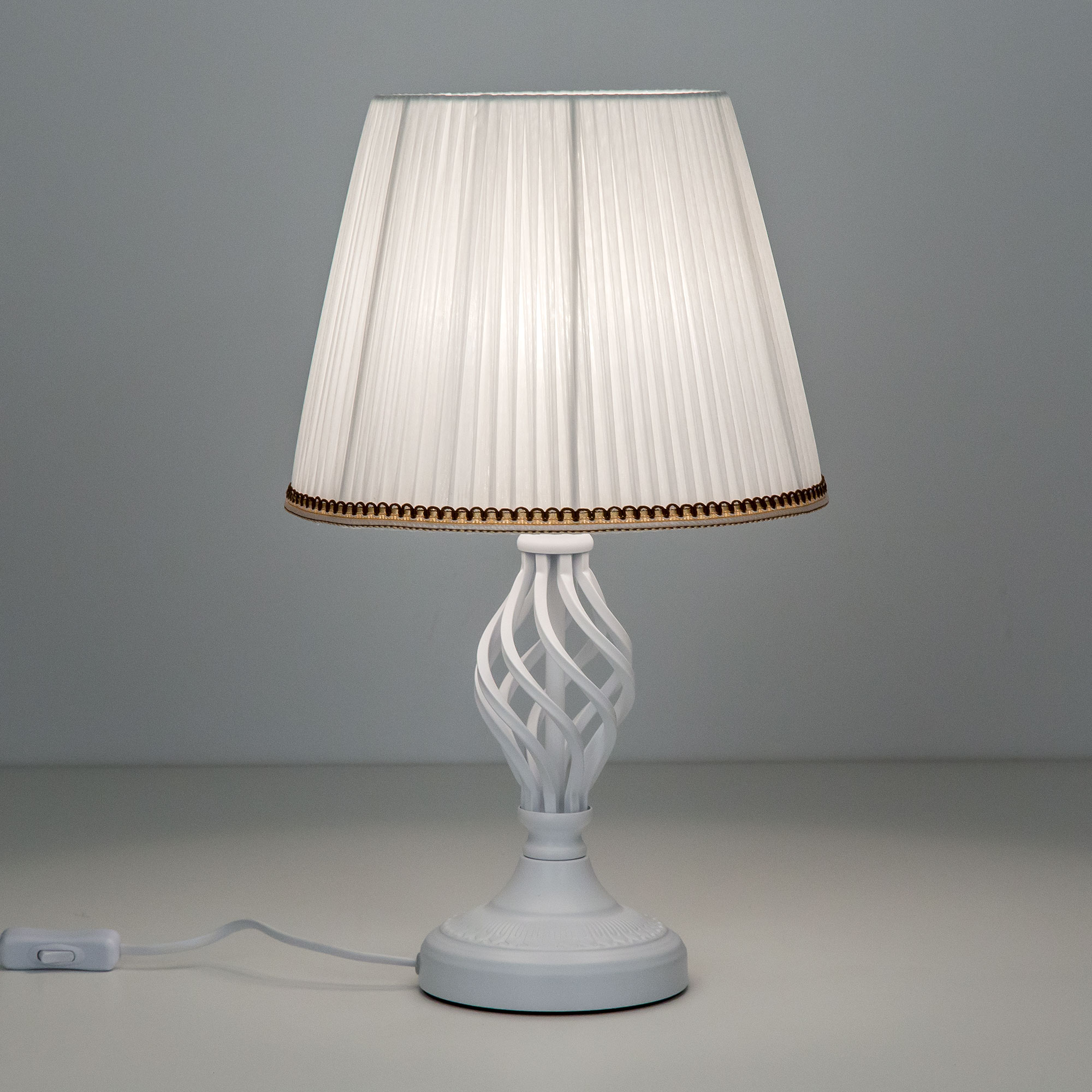 Citilux Вена CL402800 Настольная лампа с абажуром Белая арт. 88480