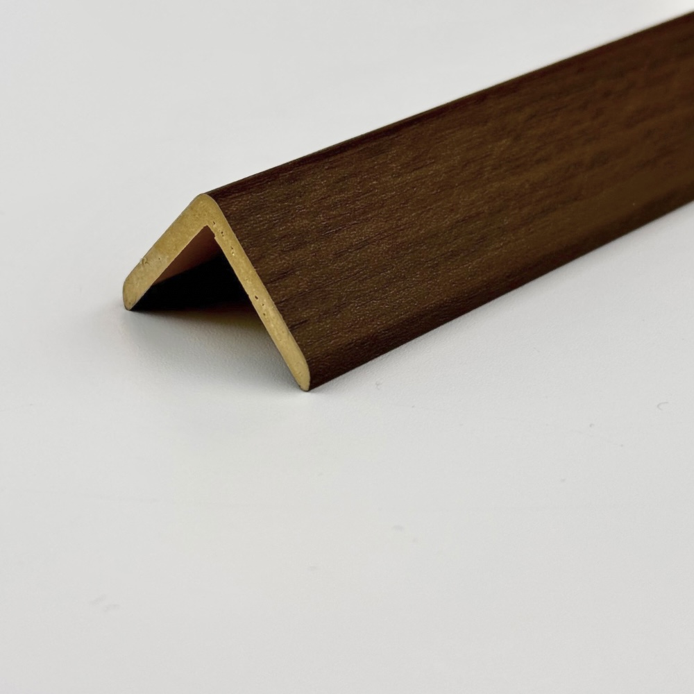 Corner classic nut/Уголок Классика орех 2800*25*25 арт. 122143