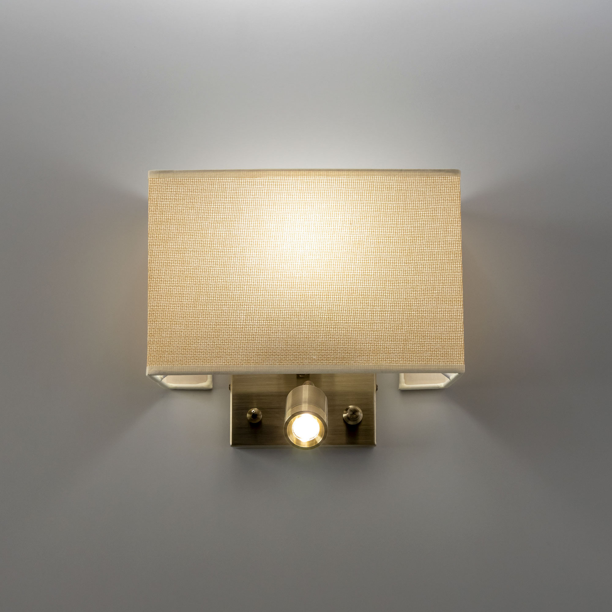 Citilux Декарт CL704303 Бра с бежевым абажуром и диммером арт. 88218