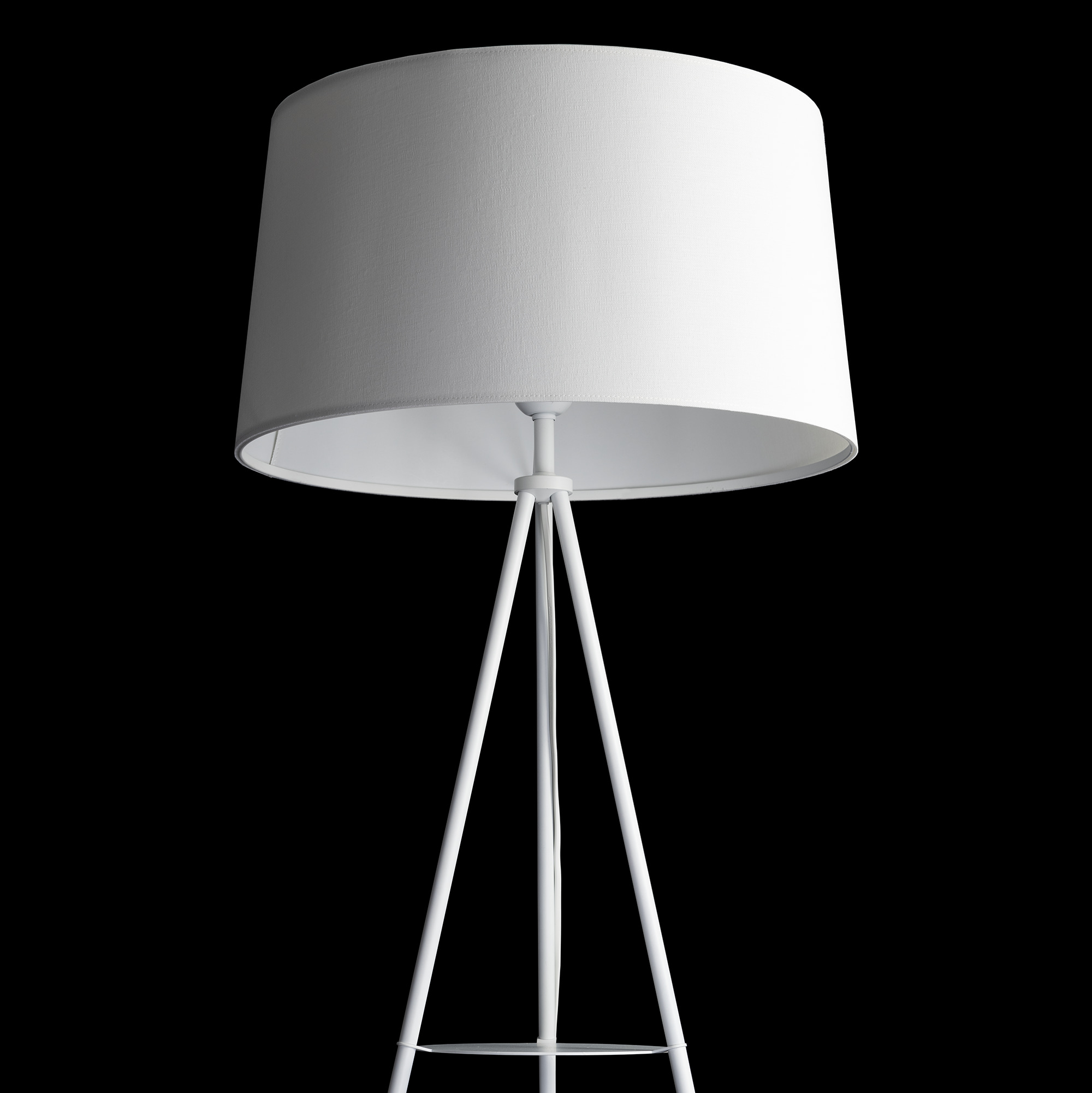 Citilux Рейнер CL806020 Торшер со столиком Белый арт. 89121