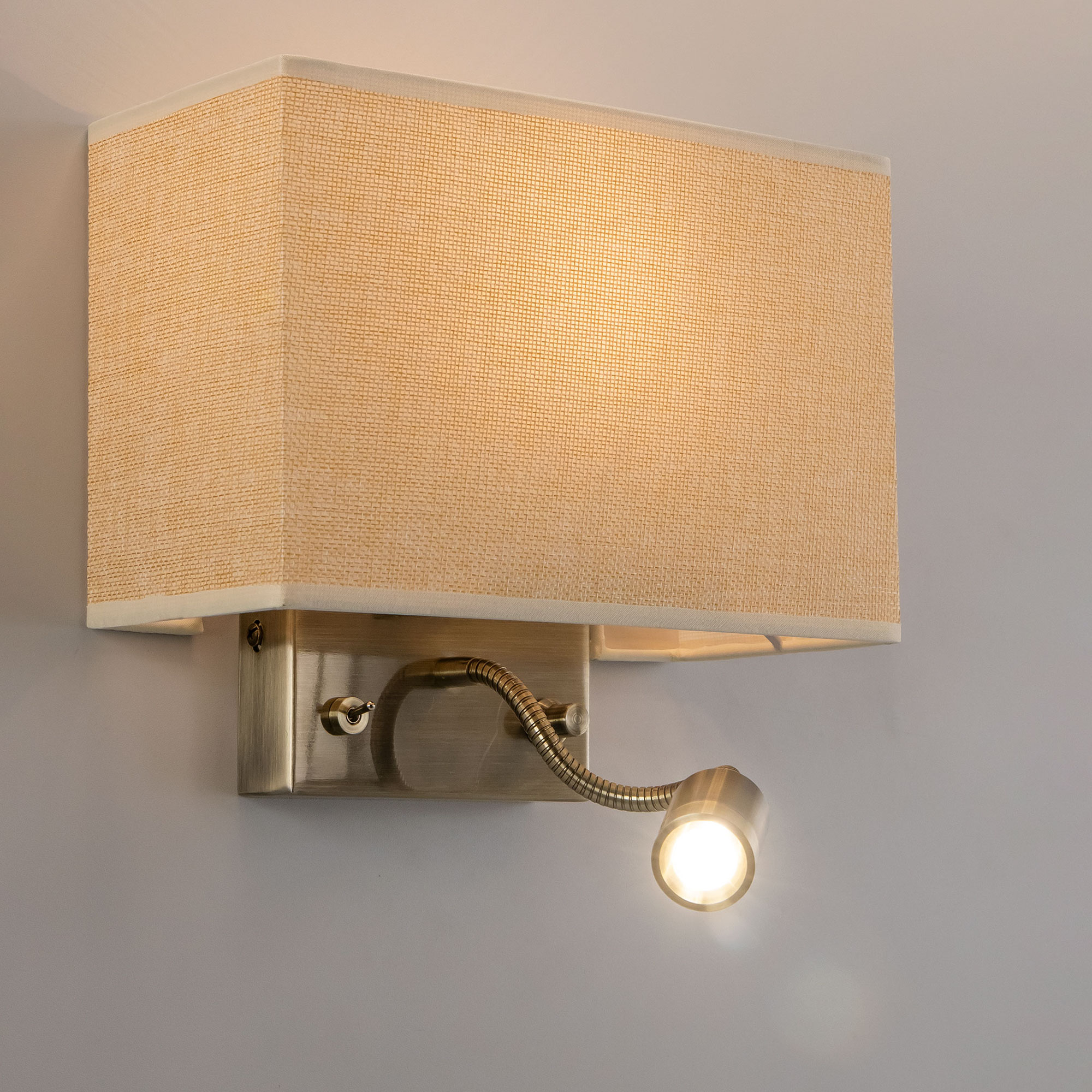 Citilux Декарт CL704303 Бра с бежевым абажуром и диммером арт. 88218