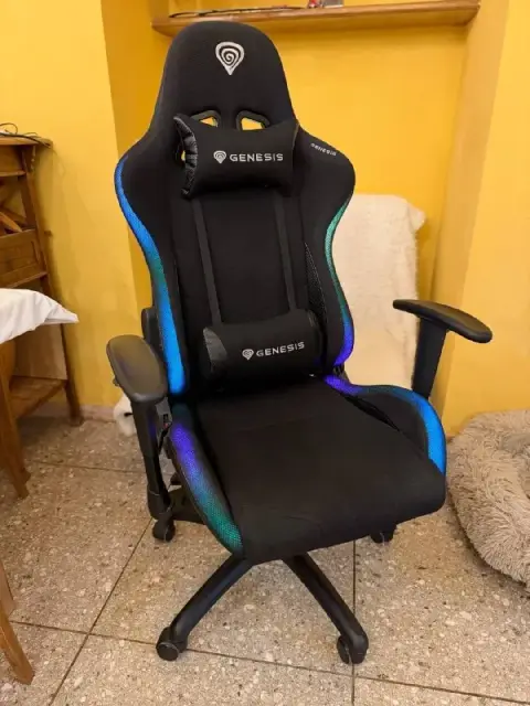 RGB подсветкой в отличном состоянии, цена 300 лари — Тбилиси — 300 ₾