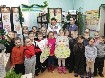 Познавательный час «История марийского национального костюма»