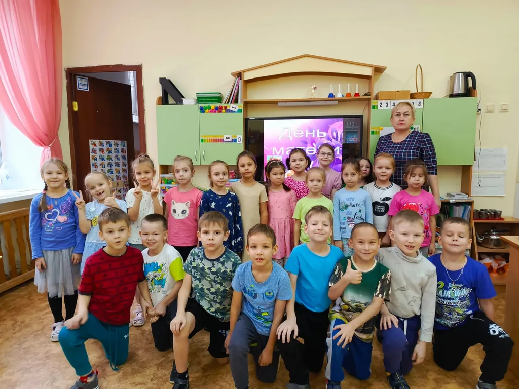 Информационный час "Мама лучшая на свете"