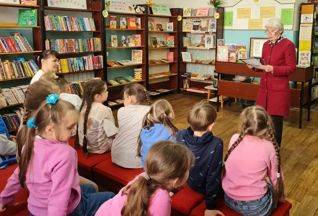 Познавательный час "Буква к букве будет слово"