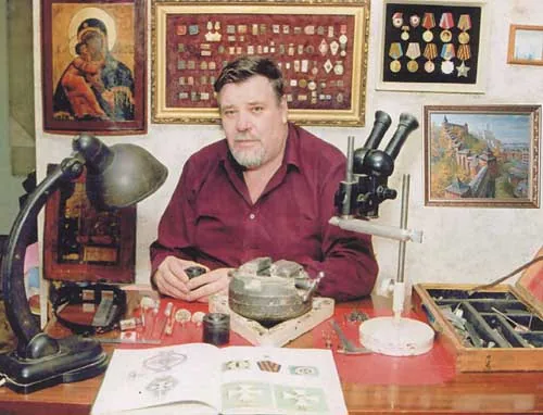 Мастер-гравер, художник, писатель