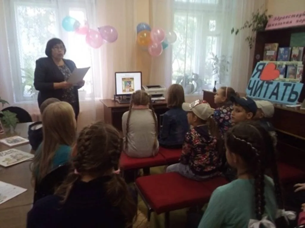 Праздничная  программа "Учиться надо весело, чтоб хорошо учиться"