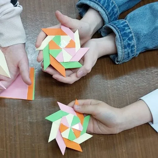 Кружок детского творчества «Золотые ручки». Оригами «Вертушка-бросалка»