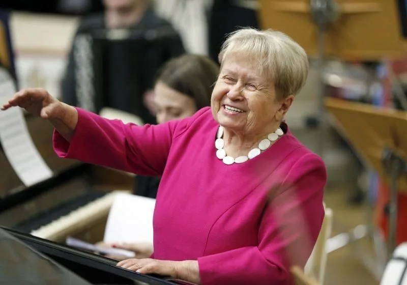 Дарите радость людям