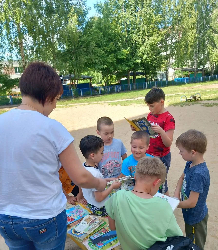 Открытие летнего читай-дворика