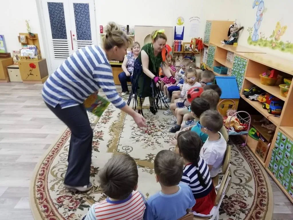 Театральные минутки «Пусть сегодня праздничный денек зажжет веселый, теплый в детях огонек»