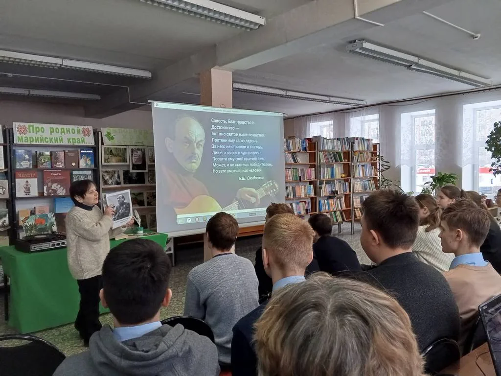 «Надежды маленький оркестрик...»